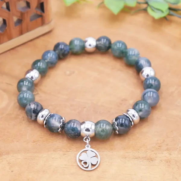 Bracelet en agate mousse naturelle aux inclusions vertes et perles en acier inoxydable