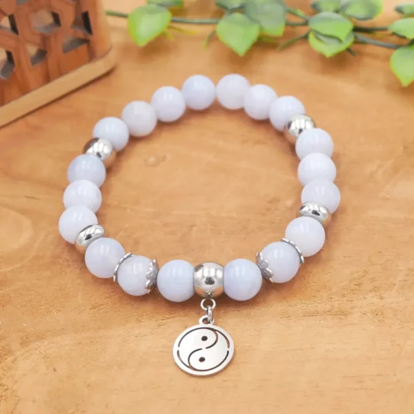 Bracelet en perles de calcédoine bleue naturelle et acier inoxydable hypoallergénique