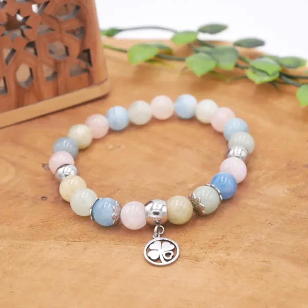 Bracelet en Béryl naturel multicolore, perles pastel (rose, bleu, jaune, vert), intercalaires en acier inoxydable (inox), montage artisanal haute qualité.