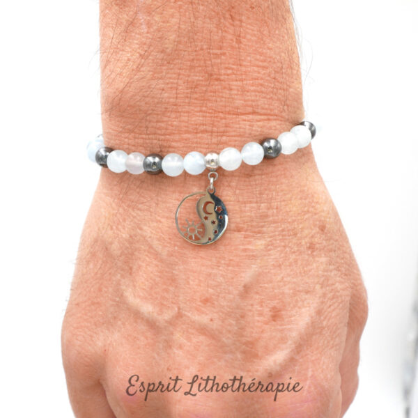 Bracelet en pierres naturelles d'aigue marine et d'hématite de qualité. Taille personnalisé et personnalisable.