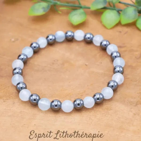 Bracelet en pierres naturelles d'aigue marine et d'hématite de qualité. Taille personnalisé et personnalisable.