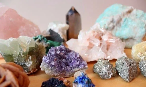 Pierres et minéraux naturels