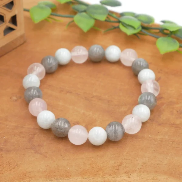 Bracelet Jade, Labradorite et Quratz rose en pierres naturelles de qualité montées sur fils élastique. Tailles au choix
