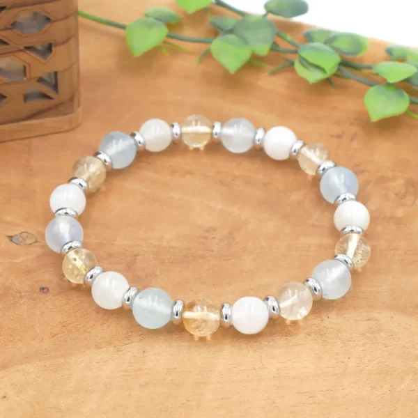 Bracelet en pierres naturelles d'aigue marine, Citrine naturelle, Pierre de lune de très belle qualité sur fil élastique.